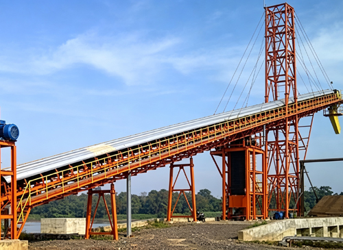 Nakapirming Cantilever Shiploader